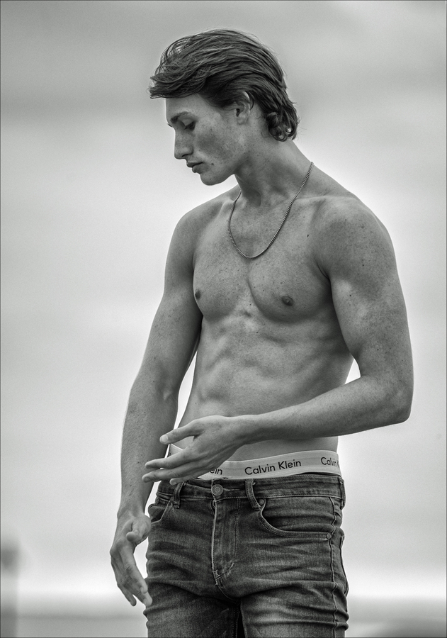 Tom amateur model-Mark Rivers